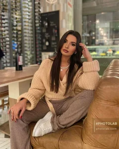 RebeccaWillson Public Kuva