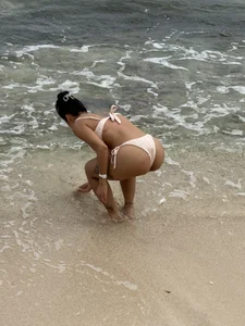 GinebraBrownの💦🤍の 4枚の写真