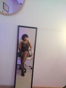 Sarah_Savagee Public টি ছবি