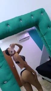 AngelineJolie Public Pic 6