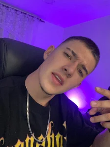 aleck_friends Public  5. fénykép