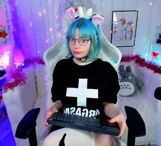 Lily_Monsoon Public Pic 4