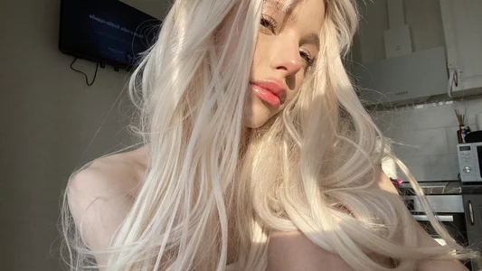 YawingSanguine First Immagine  6