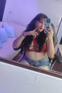 AllisonFiore_ Public Pic 4
