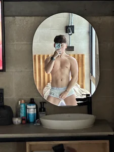 Just me de Gingertwink_n  2 Imagens