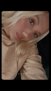 Amanda_klaire Public  2টি ছবি