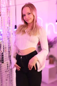 lucy_loy Innocent Charm Foto 4