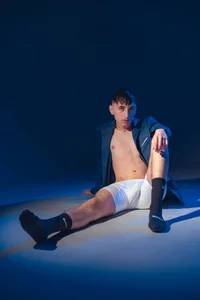 Your dose of light, charm, and mystery de APOLOKING_  photos