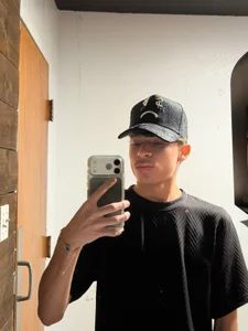 NoahGreen Public Pic 4