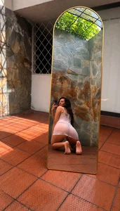 Scaarlett_Fox_ YOUR FAVORITE MILF Foto 3