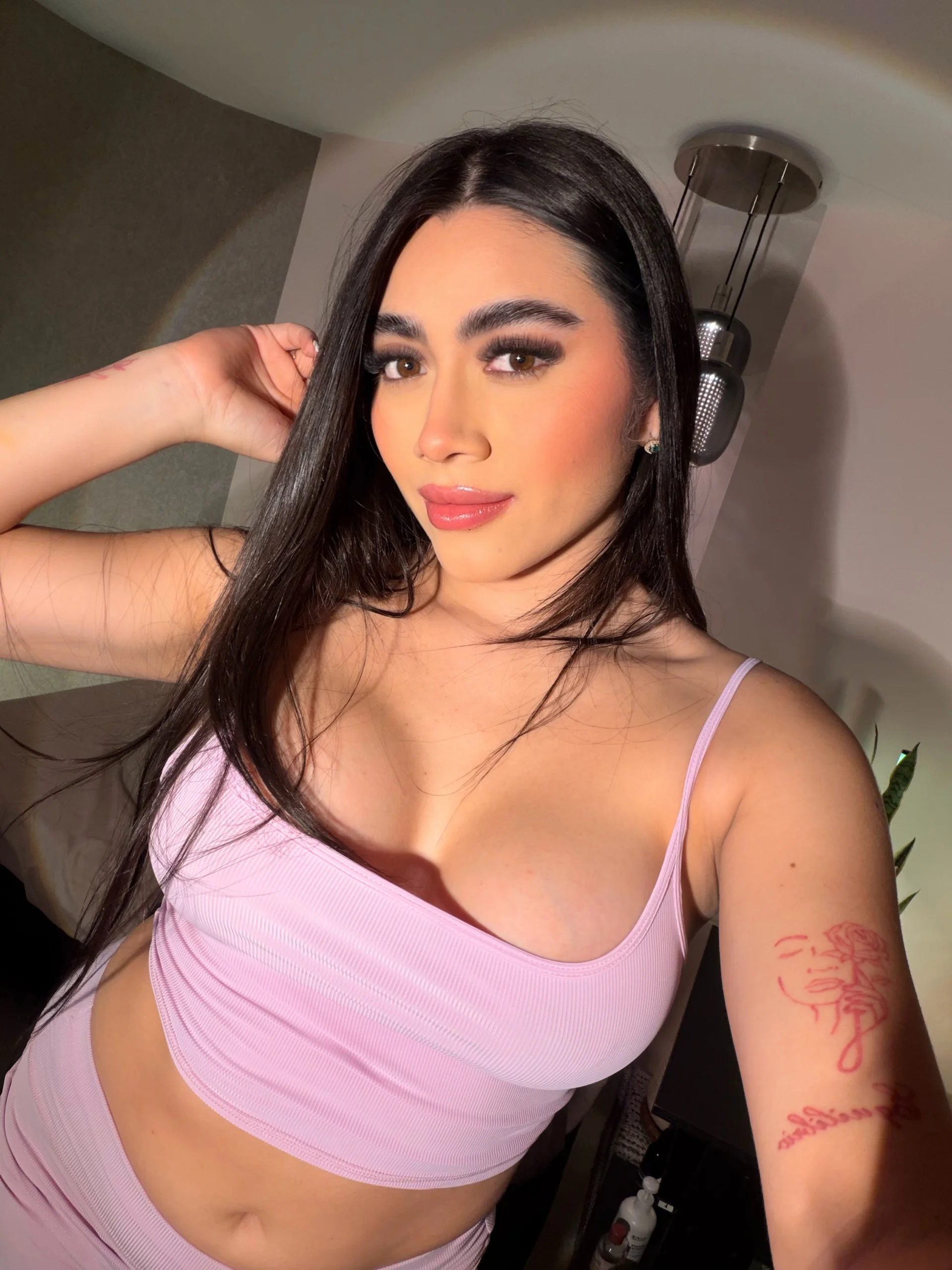 angeline-777 ✨Can we reach 1000 likes? Come on!✨ Hình