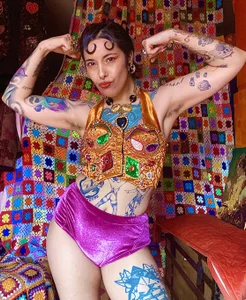 VitriholycのJ’ai deux amoursの 2枚の写真