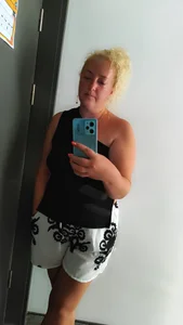 Curvy-Milf-Kitty Just me! Pic 2