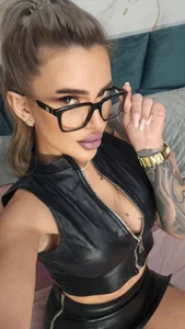 NightshadeIris Perfect seductress! Pic 3