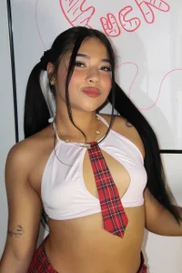 ItsSophiebabygirlのyour schoolgirl daddyの 3枚の写真