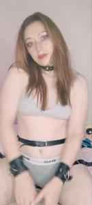 "Handcuffed Slut Ready to Play""😈💦💦💦 od Amber_prada  9 snímek