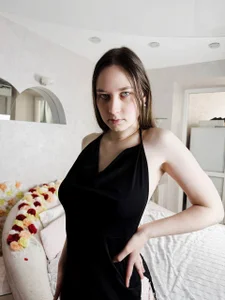 MollyBrams Lady in black 🖤 Immagine  6