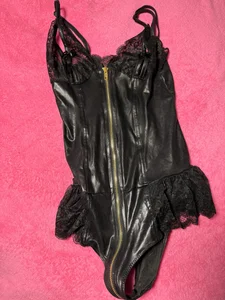 YourBlondeDoll: What I have & dress me up🫦 ( 2 фото)