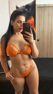 ChloeHolmes Public 사진 9