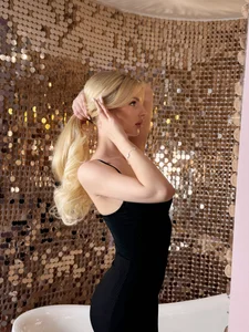 Grace_GordonのAs always beautiful and elegant 🖤の 4枚の写真