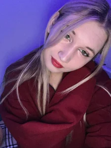 SinaHovey Public Pic 2