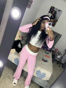 ShakiraThompss18 Public Pic 2