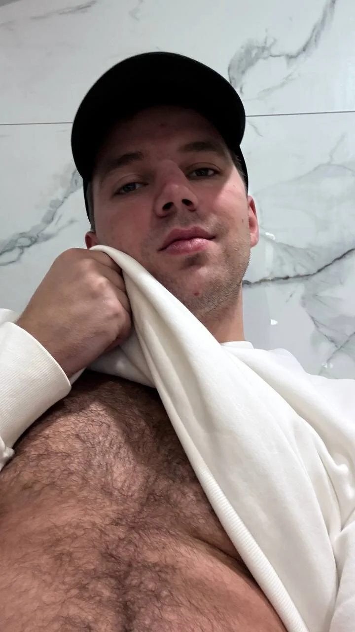 ArthurWhitee adlı kullanıcının viral fotoğrafları:  3745