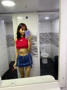 MelodyMansson Good morning, honey ☀️💫 From 8:30 a.m. to 3:30 p.m. I’m live, ready to steal your thoughts, awaken Foto