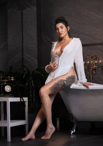 bella_thorne3 My bath is a naughty place 사진 5