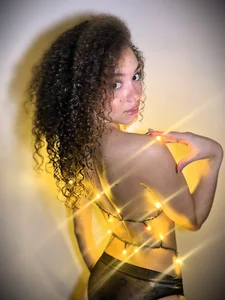 MiticaBrennet_ Lights صورة واحدة|MiticaBrennet_ Lights صورتان|MiticaBrennet_ Lights  9 صور|MiticaBrennet_ Lights  9  صورة