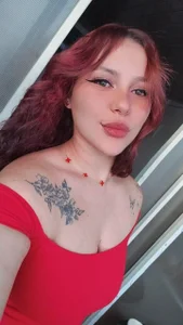 Ivy_Brown_ Public Gambar