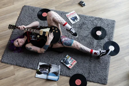 I rock Star! Yes! I such a dirty, dirty rock star, yeah Dirty, dirty, dirty de Emmybrightj_  5 Imagens