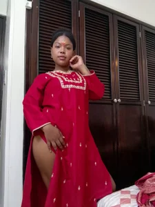 kavya_suri_ 💅❤️‍🩹 Pic 4