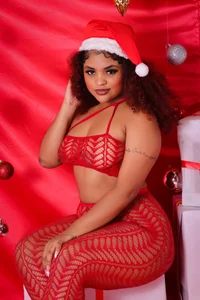 jones_maddy_ Merry Christmas with me😉🎄🍸💋🔥 Pic 5