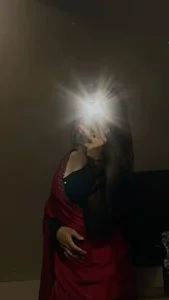 Hotty-Doll Public টি ছবি