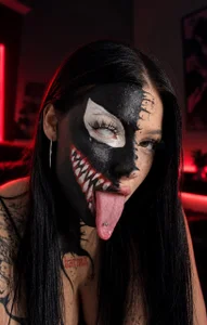 LisaaLiss Venomous Girl Pic 2
