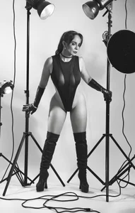 A matter of skin and attitude🔥 de EvaRoah  3 Imagens