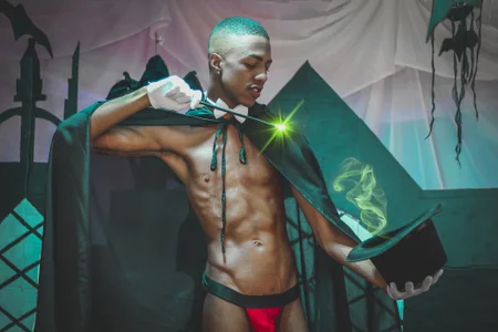 YeremiBrowm Hallowen 2022 sexy wizard รูป  3