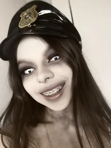 Officer LISA will EAT YOU🎃 de ElisabethDavis  4 photos