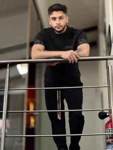 TroyWadee Public Poză