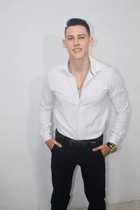 Muscle_King_CumのELEGANTの枚の写真