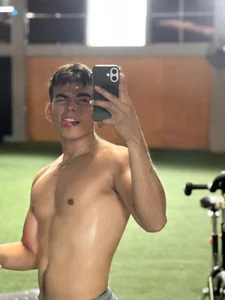 Alejandro_karter18のcreating my bodyの枚の写真