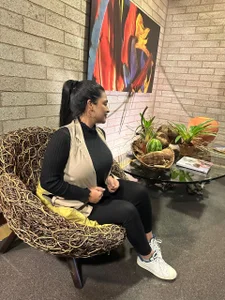 AdeleGray Walk through Medellín Bilde