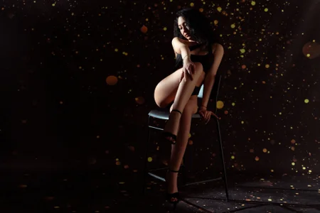 VanessaCulpo Eyes Up Here Pic 4