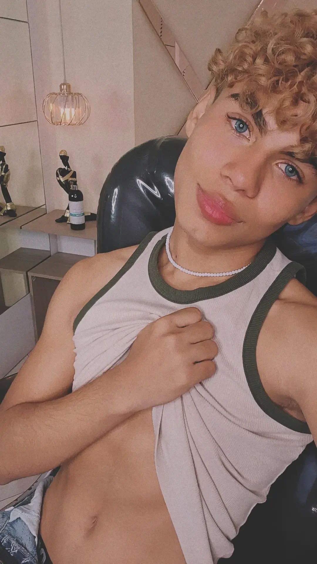 Anyelo_Twink Foto en Tendencia 4937