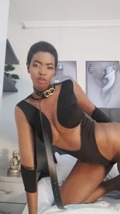 kattyytaylor Walk your kitty 🖤🤩 Pic