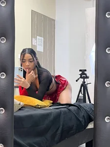 Iam_charlotte69Sexy outfit Bild