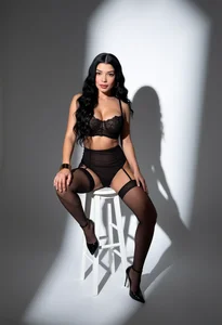 valerie_lya Lencería sexy Pic 2