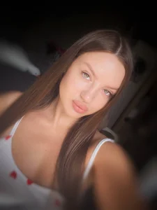 Alisia_here Me Bilde