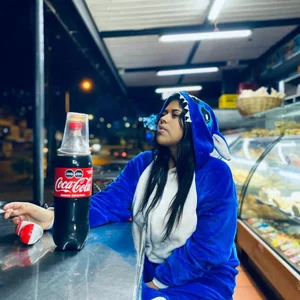 BRITHANNY🦋 de Destroy_princelinda  6 Imagens